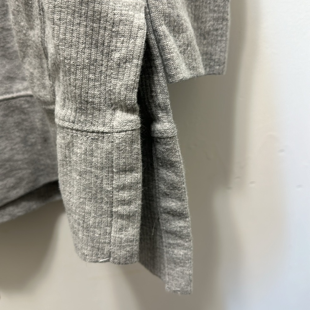 Maurices Adventure Calls Sweatshirt Size L - Picture 4 of 4